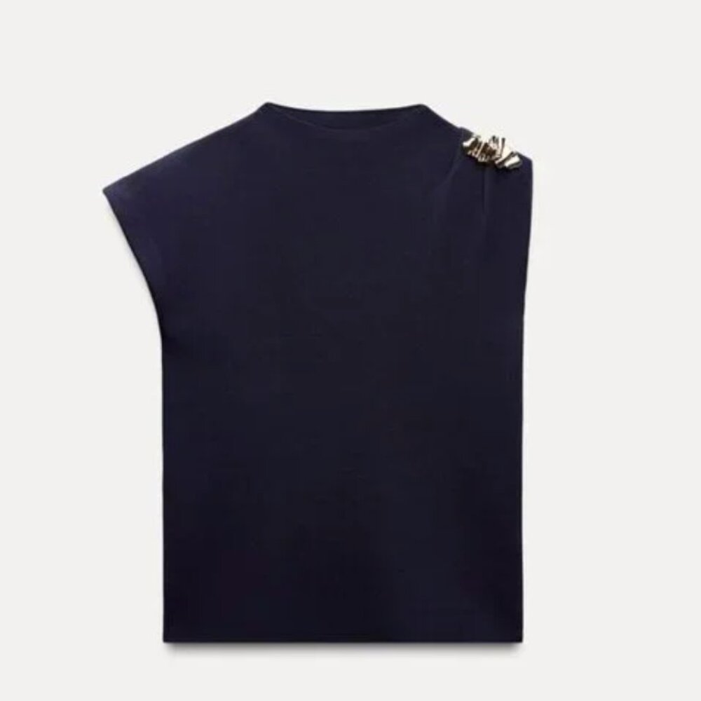 GOLD APPLIQUÉ PLAIN KNIT TOP